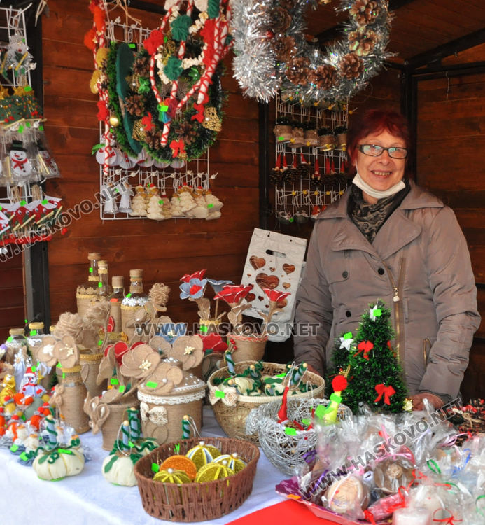 Над 20 занаятчии изнесоха продукцията си в Коледен базар в Хасково