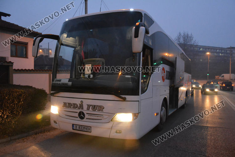 Автобус блъсна Опел на бул. „Васил Левски“ в Хасково