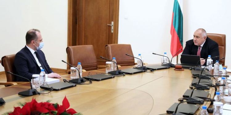 Ваксинацията срещу коронавирус в Северна Македония ще започне скоро с дарение от България