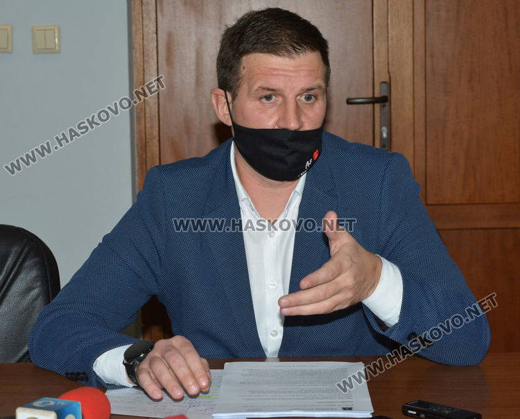 Правят закрит плувен басейн в Хасково за около 1 млн. лева