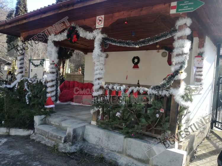 Дядо Коледа пристигна в смолянското село Полковник Серафимово 