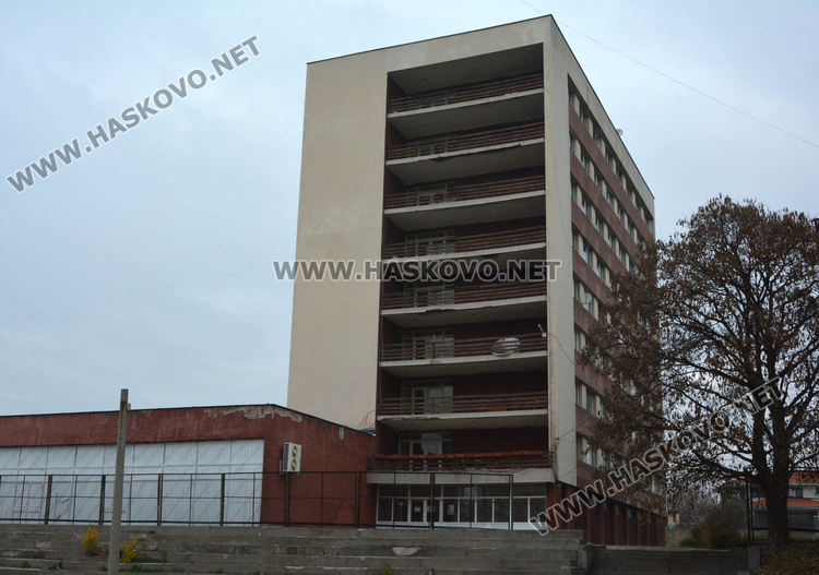 Отпуснаха 550 000 лева за ремонт на общежитието на Езиковата гимназия