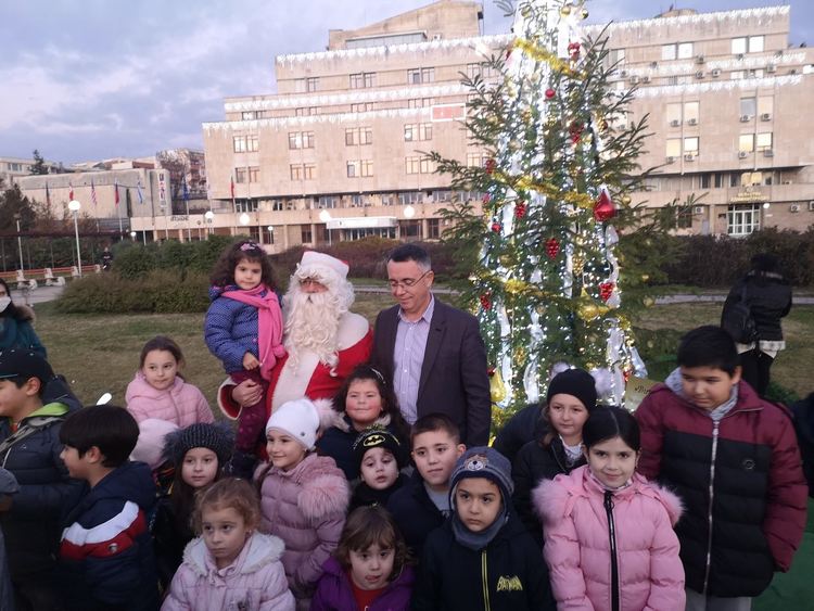 Дядо Коледа посети Кърджали
