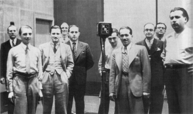 Музикантът Ари - от келнер до световната сцена и пазач в София 