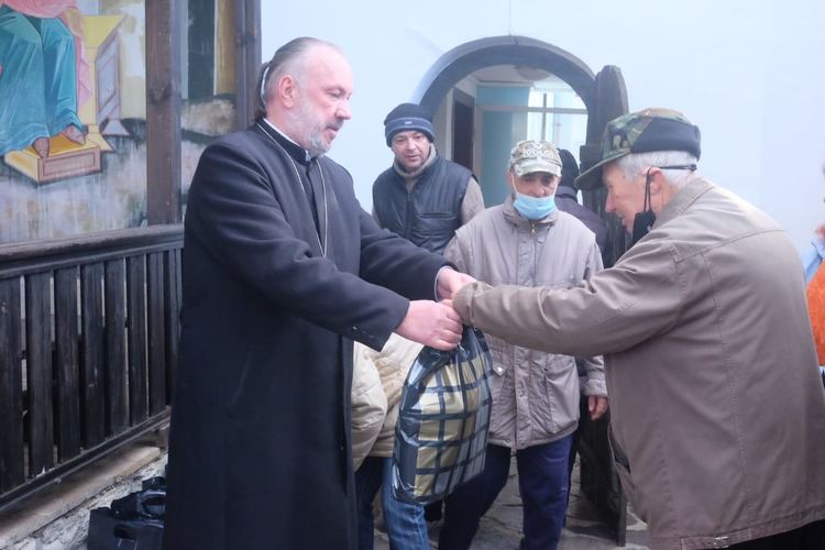 Родолюбиви българи от Мюнхен дариха средства за обществената трапезария на отец Саръев, парите ще стигнат за година