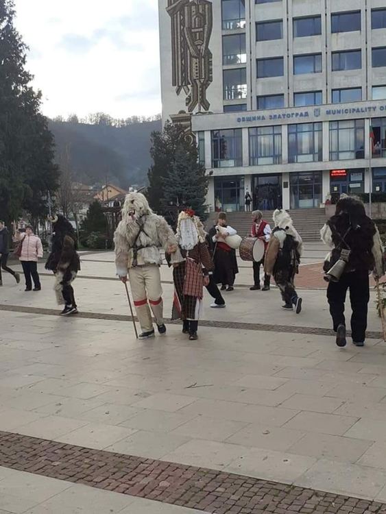 Кукери гониха злото и тъмните сили в центъра на Златоград