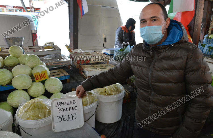 Раздвижване по пазари и магазини в Хасково за Бъдни вечер