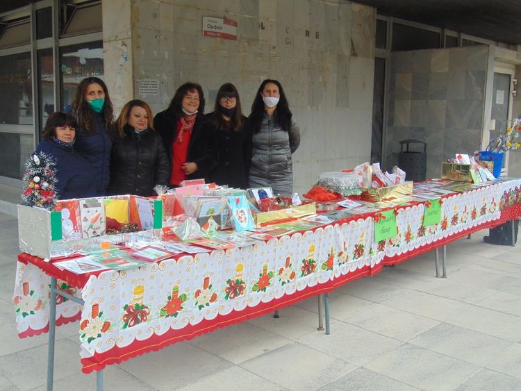 Над 600 лева събра Коледният базар, организиран от ДГ "Изворче" в Девин