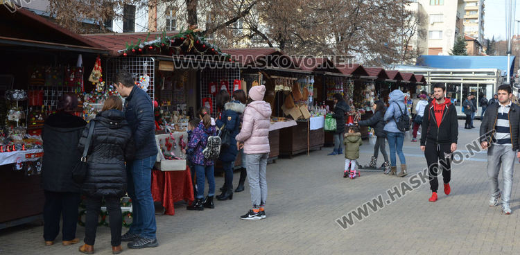Оживление в центъра на Хасково през слънчевия 24-ти декември