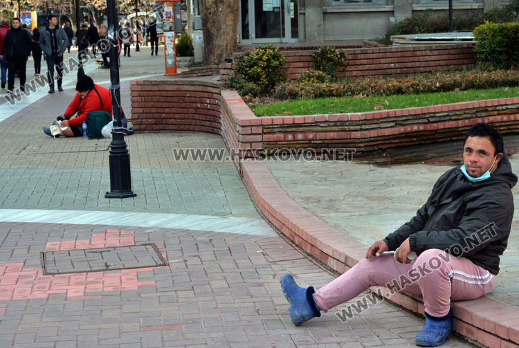 Оживление в центъра на Хасково през слънчевия 24-ти декември