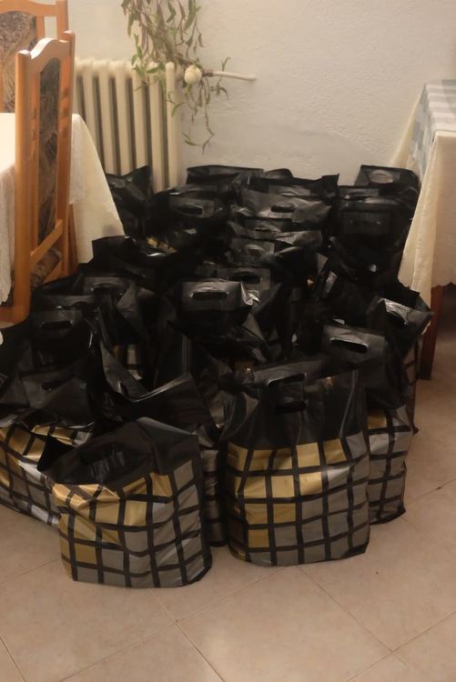 Родолюбиви българи от Мюнхен дариха средства за обществената трапезария на отец Саръев, парите ще стигнат за година