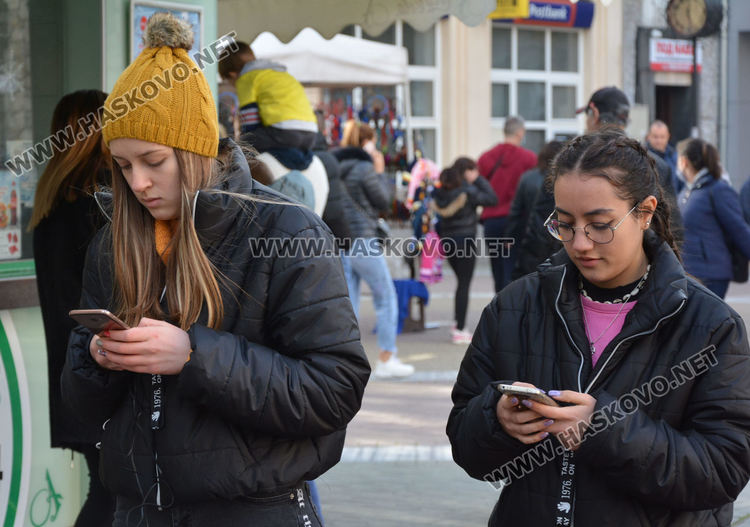 Оживление в центъра на Хасково през слънчевия 24-ти декември