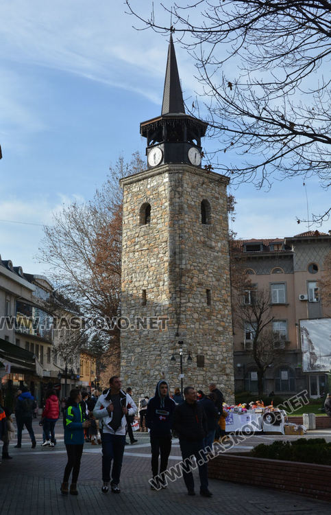 Оживление в центъра на Хасково през слънчевия 24-ти декември