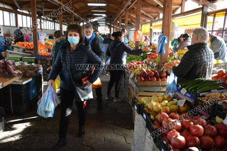Раздвижване по пазари и магазини в Хасково за Бъдни вечер