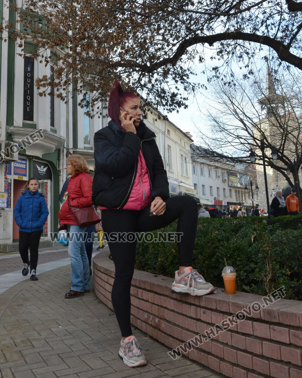 Оживление в центъра на Хасково през слънчевия 24-ти декември