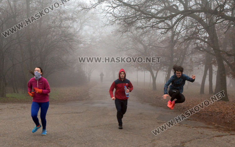 Над 25 души се включиха в първото 5-километрово бягане на &bdquo;Кенана&rdquo;