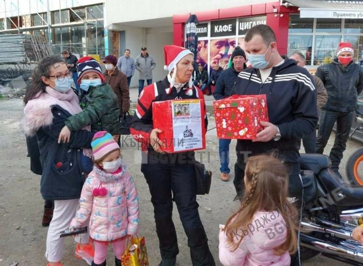 Мотористи от Кърджали и Момчилград събраха за 6 часа 1046, 60 лева за болния Васко, просълзиха родителите му