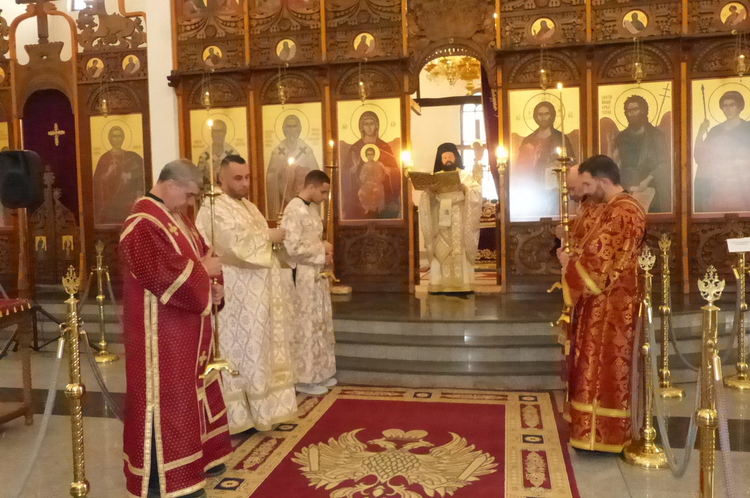 Архимандрит Висарион: “Нека благодатта, мирът и любовта на родилия се Богомладенец бъдат с нас!“