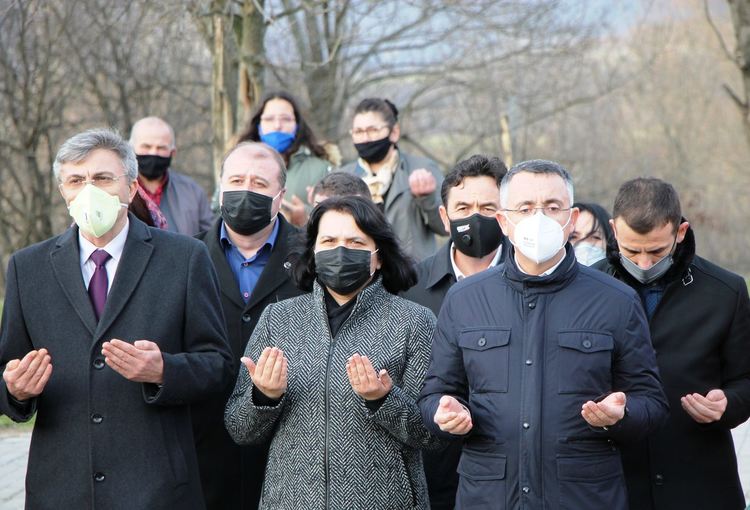 ДПС положи венци и цветя пред паметните плочи на жертвите от декемврийските събития през 1984 година