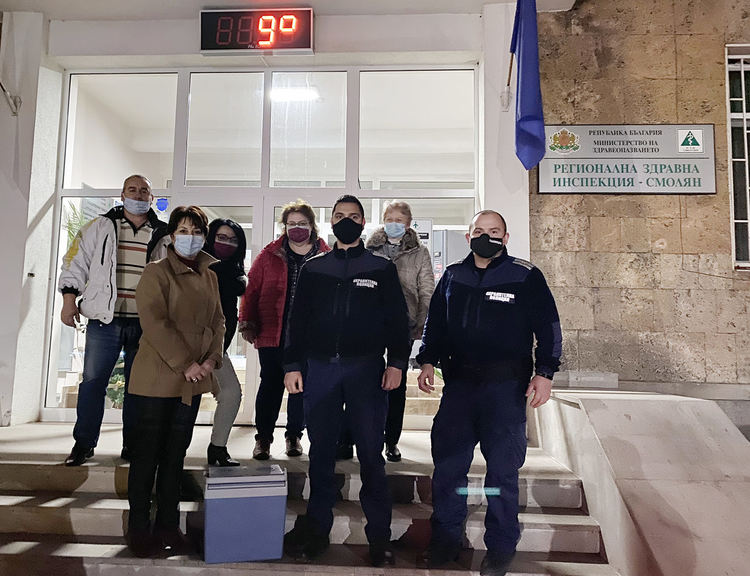 25 дози ваксина пристигнаха в Смолян, първи имунизират медици от спешния център