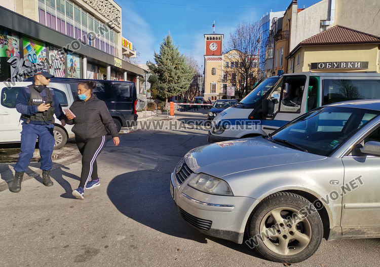 Масово глобяват за неправилно паркиране в центъра на Хасково