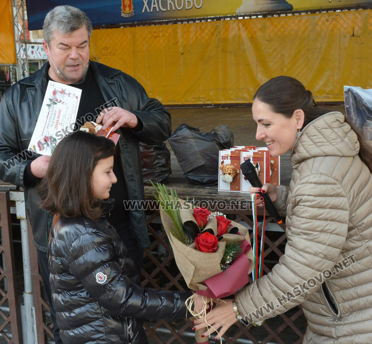 Наградиха талантливи деца от първия конкурс „Мечтая по Коледа“