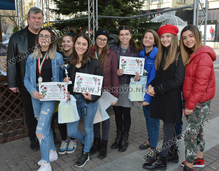 Наградиха талантливи деца от първия конкурс „Мечтая по Коледа“