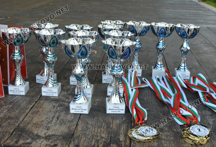 Наградиха талантливи деца от първия конкурс „Мечтая по Коледа“