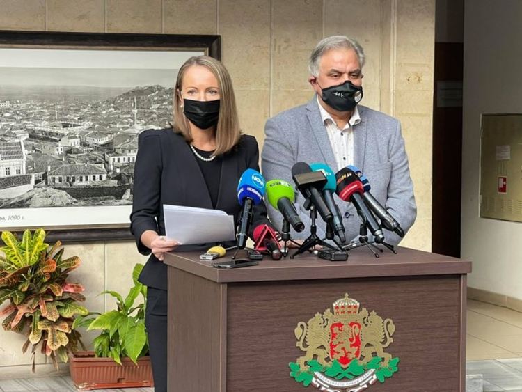 Първият етап от ваксинирането срещу COVID-19 в област Пловдив приключи, имунизирани са общо 645 медици