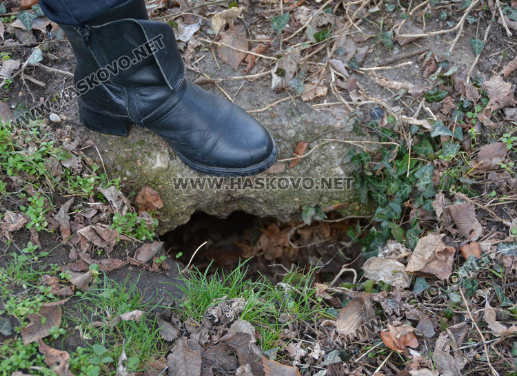 Хасковлии: В Градската градина има опасни дупки, може дете да пострада