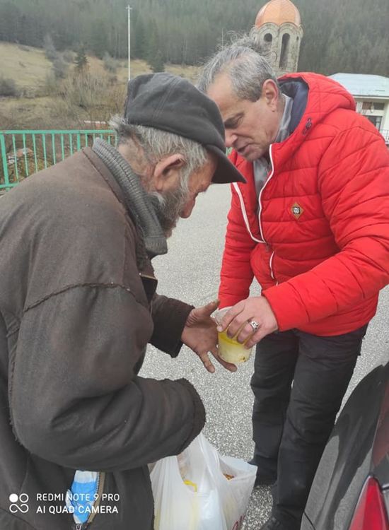 Топъл обяд за самотните възрастни хора в Триград в навечерието на Нова година