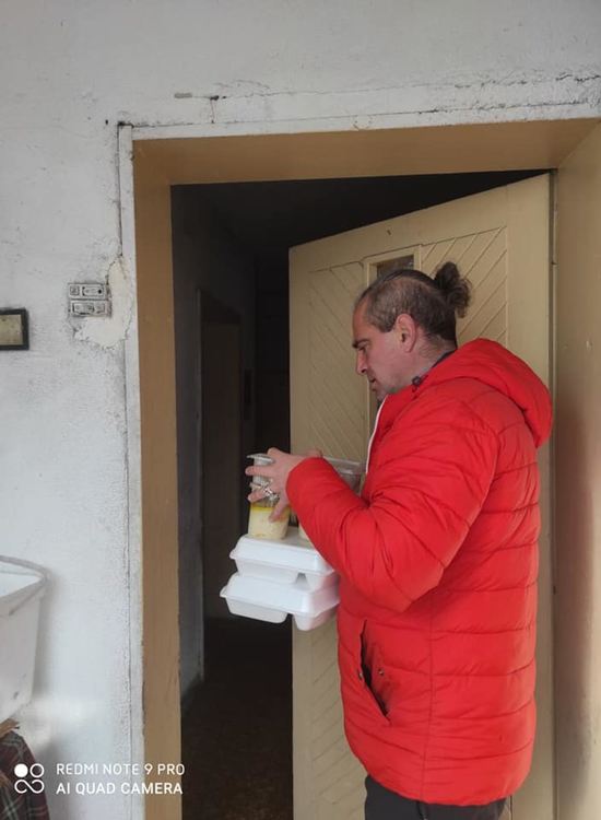 Топъл обяд за самотните възрастни хора в Триград в навечерието на Нова година