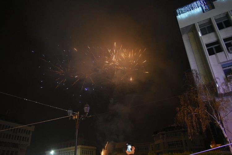 Само фойерверки на площада в Новогодишната нощ, музикалната програма отпада