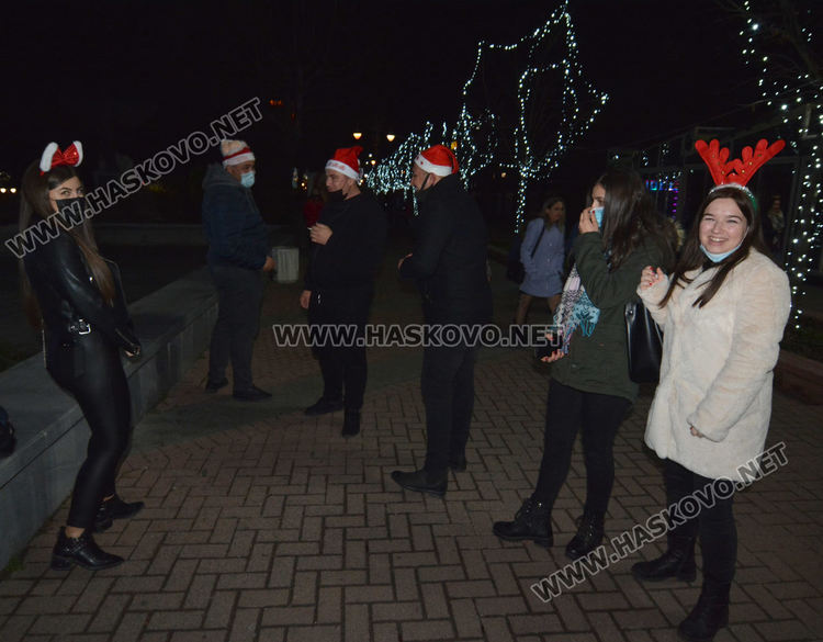 С повече надежда честита Нова 2021 година!