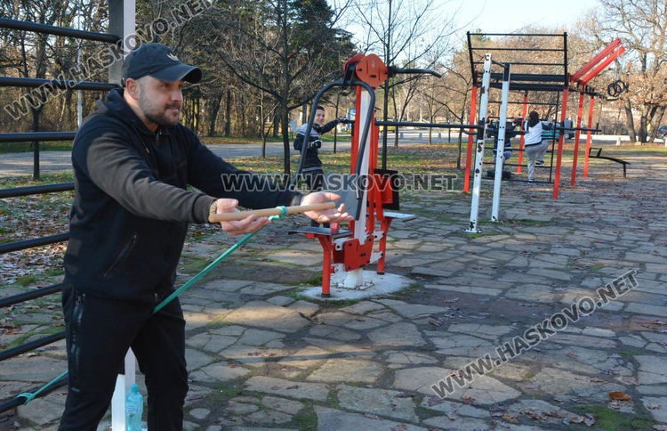 Новогодишно бягане на "Кенана" събра 13 ентусиасти