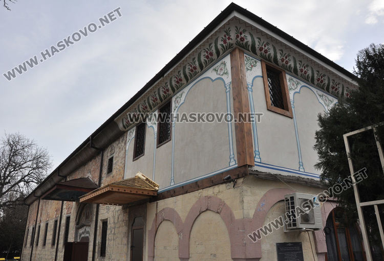 Катедралният храм на Хасково посреща митрополит Николай със стенописи в олтара