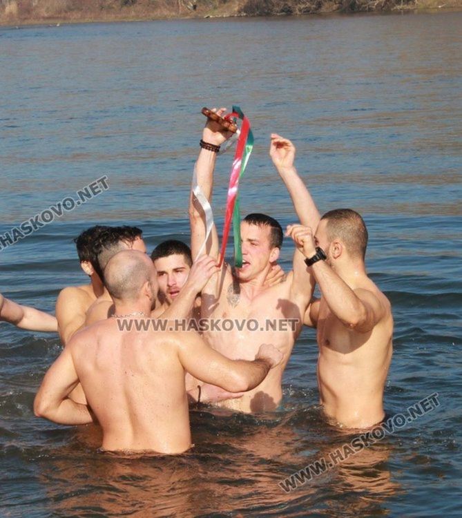 Без литийно шествие на Йордановден в Димитровград, 100 лв награда за извадилия кръста