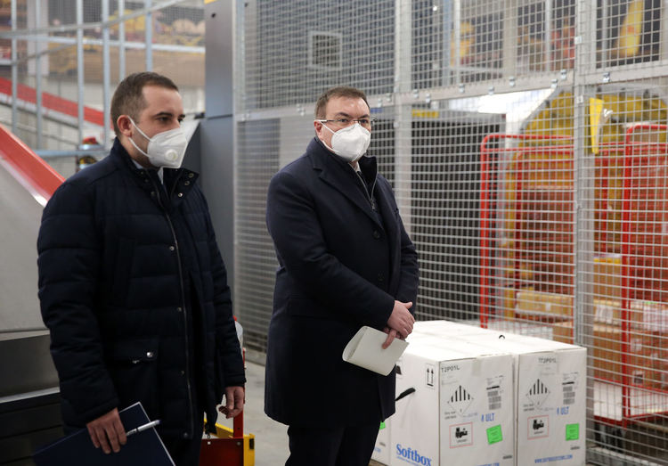 4 случая на странични ефекти при ваксинирани медици