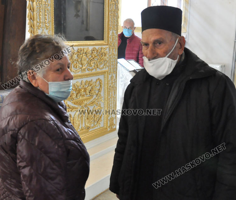 Отслужиха Велик водосвет в църквата „Света Богородица“
