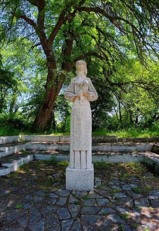 Изворът на Белоногата - история