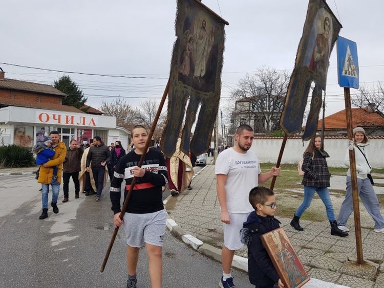 Богоявленският кръст събра първомайци въпреки пандемията