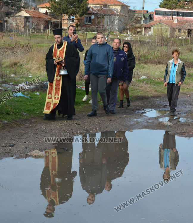 30-годишният Тихомир Делчев за втори път извади кръста от Олу дере край Конуш