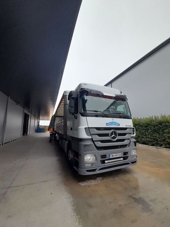 "Михалково" дари вода за бедстващите след земетресението в Хърватия