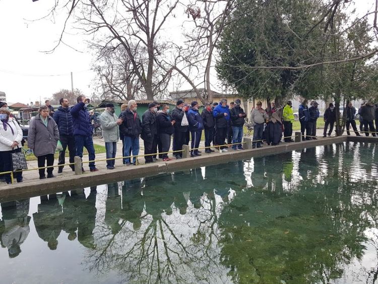 Богоявленският кръст събра първомайци въпреки пандемията