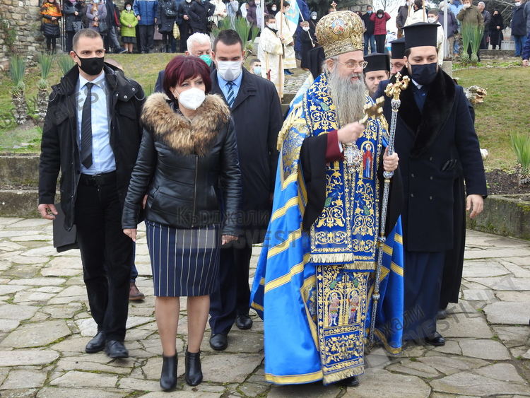 Митрополит Николай освети бойните знамена на Специалните сили в Кърджали за Богоявление /снимки/