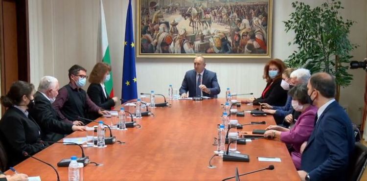 ЦИК категорични пред Радев, че е възможно да се проведат нормални избори