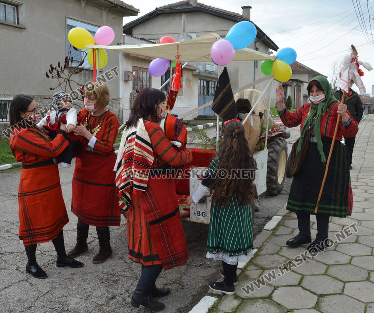 По стара традиция отбелязаха Бабинден в Крепост