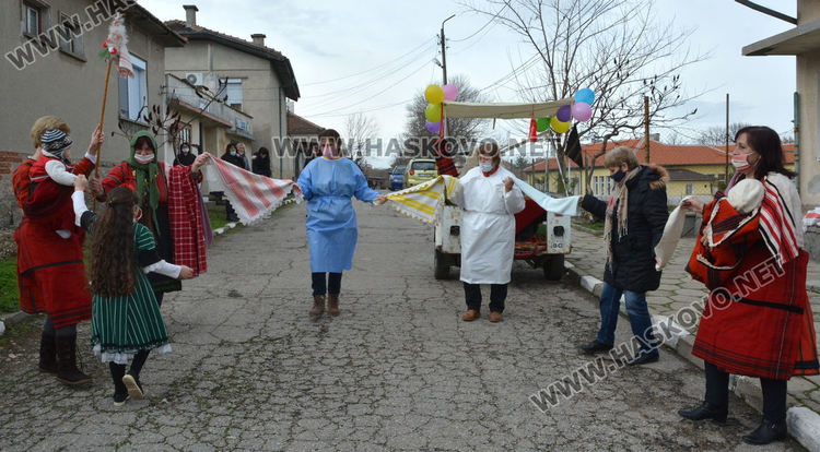 По стара традиция отбелязаха Бабинден в Крепост