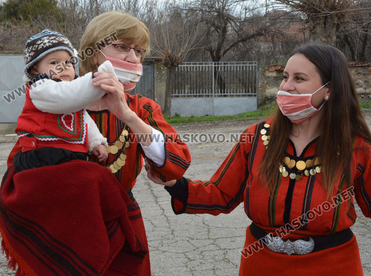 По стара традиция отбелязаха Бабинден в Крепост