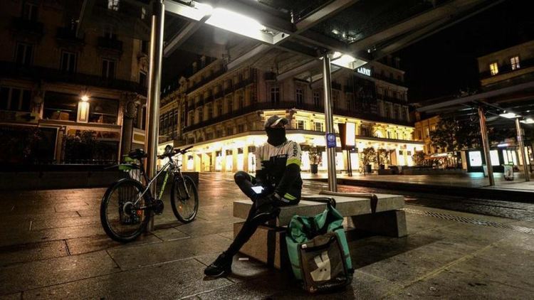 Франция няма да облекчава мерките до февруари